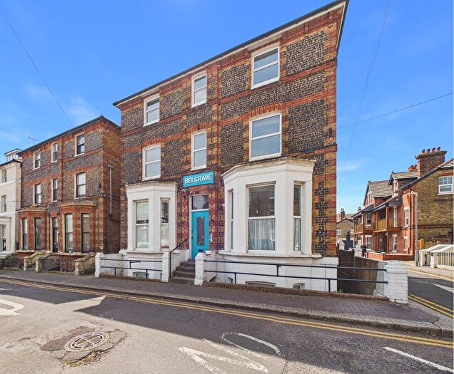 3 Bedroom Flat For Sale In Chandos Square, Broadstairs, CT10