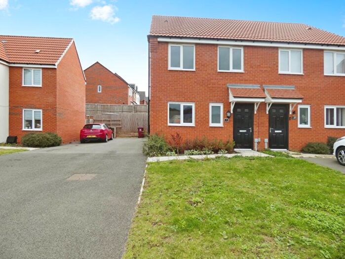 3 Bedroom Semi-Detached House To Rent In Aster Road, Shirebrook, NG20