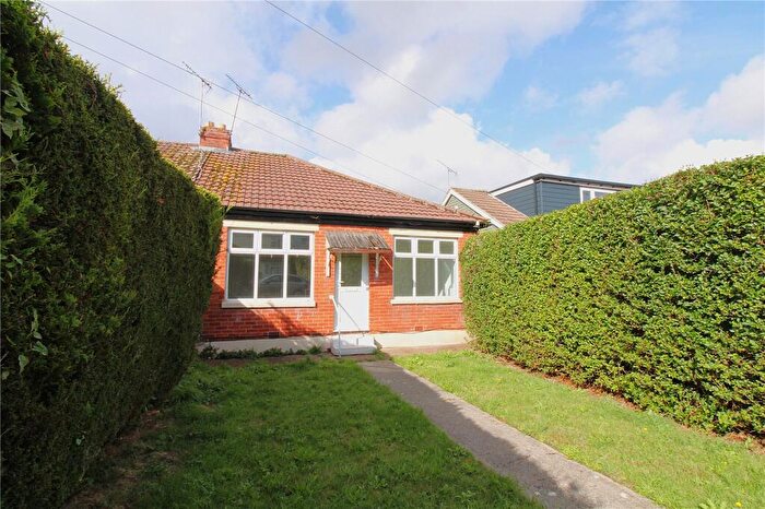 2 Bedroom Bungalow To Rent In Park Avenue, Waterlooville, Hampshire, PO7