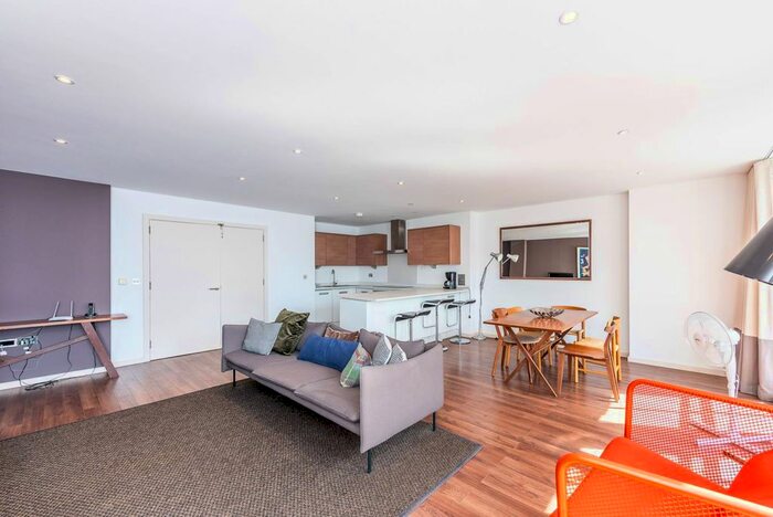 2 Bedroom Flat To Rent In Curtain Road, Shoreditch, London, EC2A