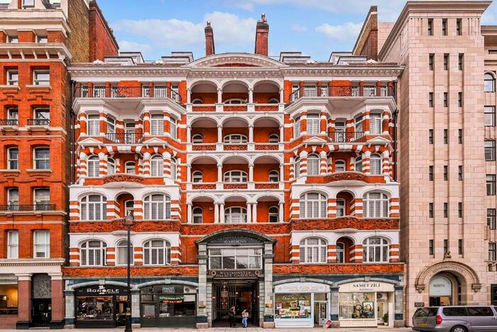 3 Bedroom Flat To Rent In Westminster Palace Gardens, Artillery Row, London, SW1P