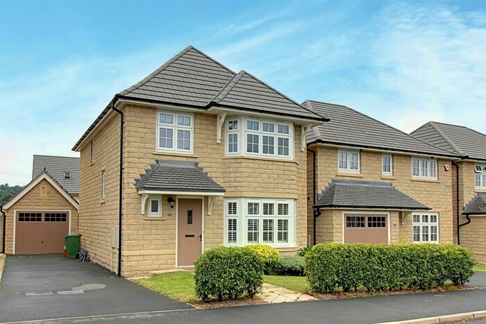 4 Bedroom Detached House To Rent In Bletchley Way, Horsforth, Leeds, LS18