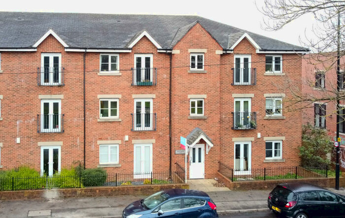 2 Bedroom Flat To Rent In Abbots Mews, Burley, Leeds, LS4