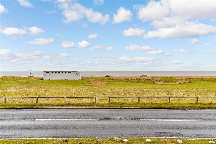 2 Bedroom Flat For Sale In Grand Parade, Littlestone, Kent, TN28