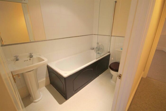 1 Bedroom Flat To Rent In Clarendon House Beckspool Road Frenchay Bristol, BS16