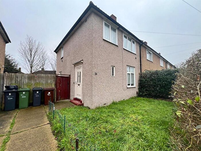 3 Bedroom House For Sale In Valence Wood Road, Dagenham, RM8