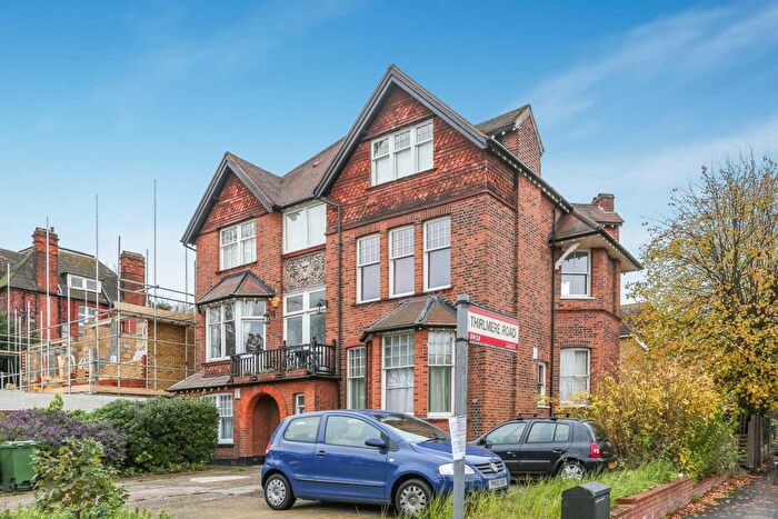 2 Bedroom Flat To Rent In Tooting Bec Gardens, Tooting, London, SW16