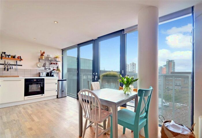2 Bedroom Flat To Rent In Hester Road, Battersea Park, SW11