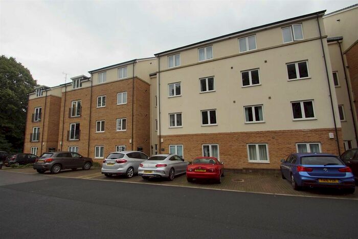 2 Bedroom Flat To Rent In Holly Way, Leeds, LS14