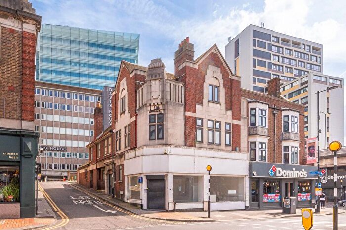 3 Bedroom Flat To Rent In Robert Street, Croydon, CR0