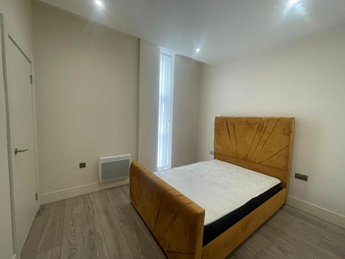 1 Bedroom Apartment To Rent In Slough, Berkshire, SL1