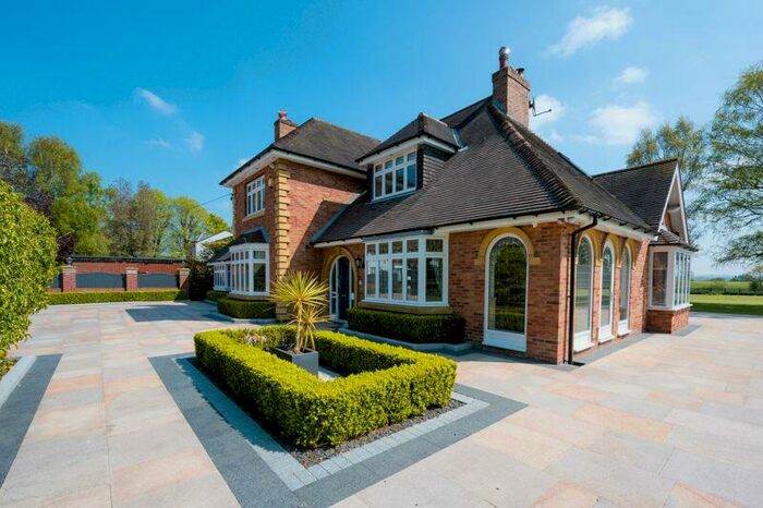 4 Bedroom Detached House For Sale In Wellfield Lane, Ormskirk, L40