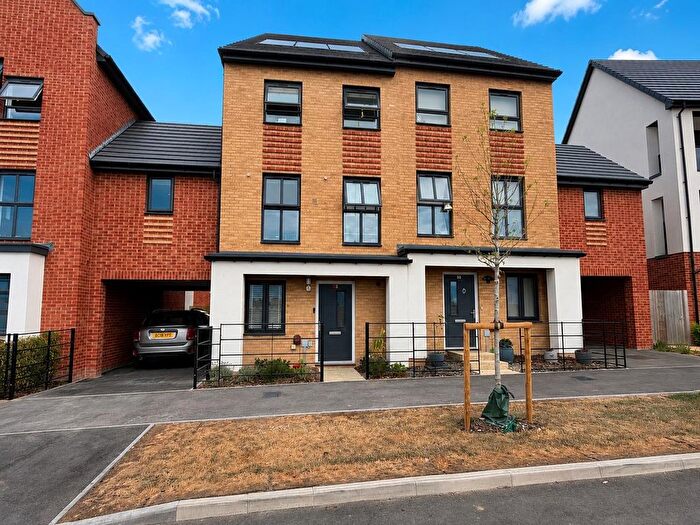 3 Bedroom Semi-Detached House To Rent In Gowering Way, Abingdon, OX14