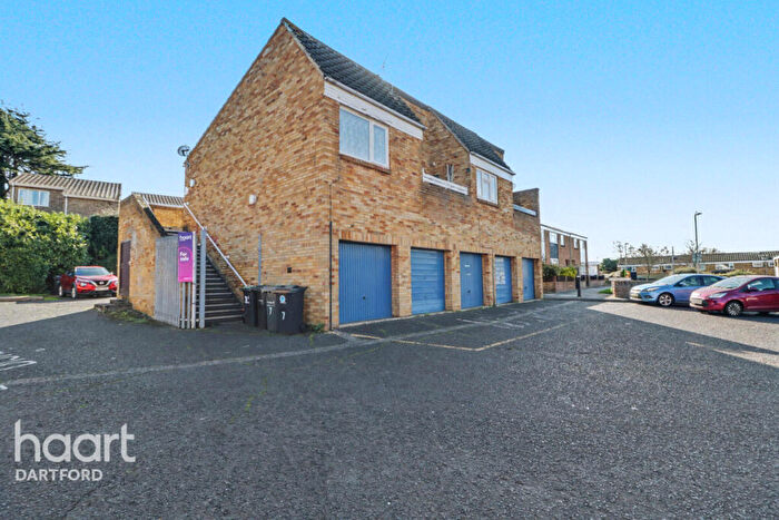 1 Bedroom Maisonette For Sale In Bader Walk, Gravesend, DA11