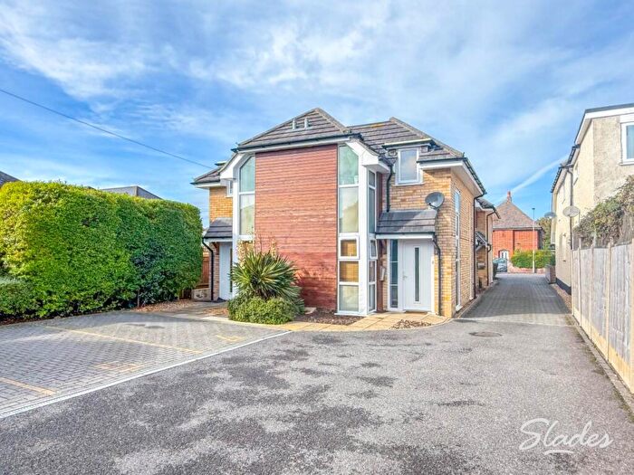1 Bedroom Cluster House To Rent In The Beehive, Jumpers Road, Christchurch, Dorset, BH23