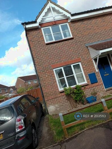 3 Bedroom Semi-Detached House To Rent In Bryony Close, Loughton, IG10