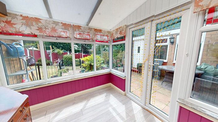 2 Bedroom Detached Bungalow For Sale In Top Hall Road, Bessacarr, Doncaster, DN4