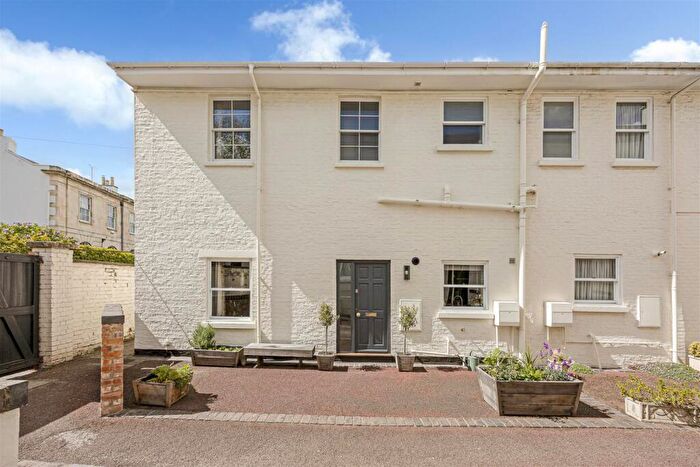 2 Bedroom Mews For Sale In Montpellier House, Suffolk Square, Cheltenham, GL50