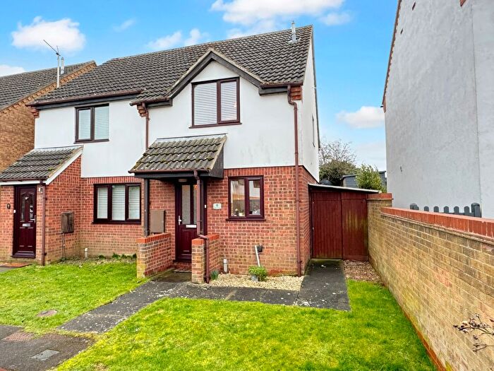 2 Bedroom Semi-Detached House For Sale In Woburn Mews, Duxford, Cambridge, CB22
