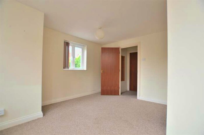 1 Bedroom Flat To Rent In Blewitt Court, Littlemore, Oxford, OX4