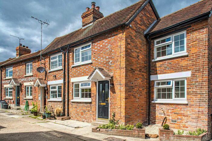 2 Bedroom Cottage To Rent In Horn Street, Compton, RG20