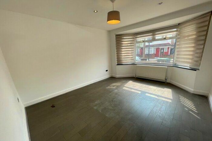 3 Bedroom End Of Terrace House To Rent In Brantwood Road, London, N17