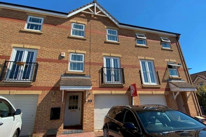 3 Bedroom Property To Rent In Wakelam Drive, Doncaster, DN3