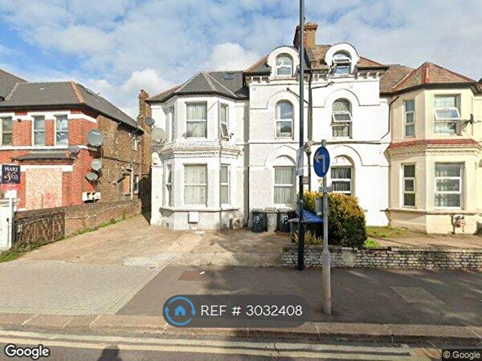 Studio To Rent In Craven Park, London, NW10