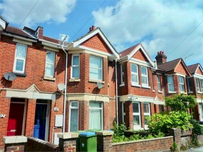 1 Bedroom Flat To Rent In Winchester Road, Southampton, SO16