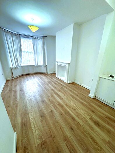 3 Bedroom Terraced House To Rent In Highbury Gardens, Ilford, IG3