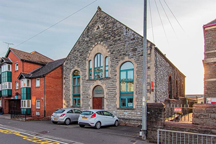2 Bedroom Apartment To Rent In Amberley House, Canton, CF11