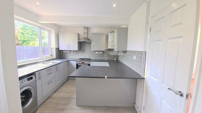 2 Bedroom House To Rent In Milton Road, B67