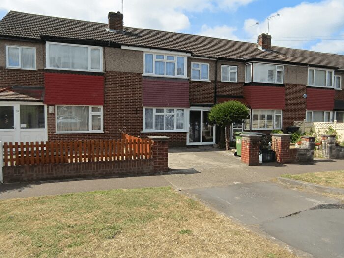 3 Bedroom Terraced House To Rent In Waltham Cross, EN8