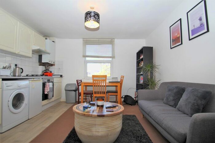 1 Bedroom Flat To Rent In West Hill, Putney, London, SW18