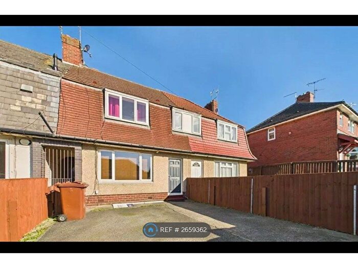 2 Bedroom Terraced House To Rent In Winrose Avenue, Leeds, LS10