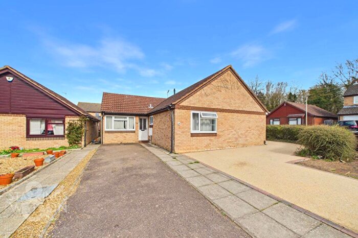 4 Bedroom Detached Bungalow For Sale In Wenman Court, Chapel Break, Norwich, NR5