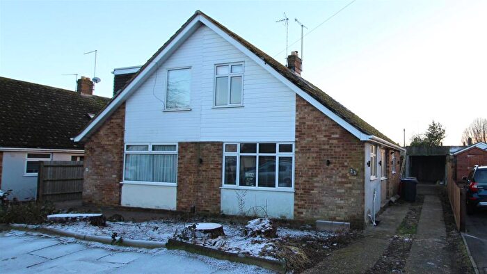 3 Bedroom House To Rent In Druids Way, Northampton, NN3