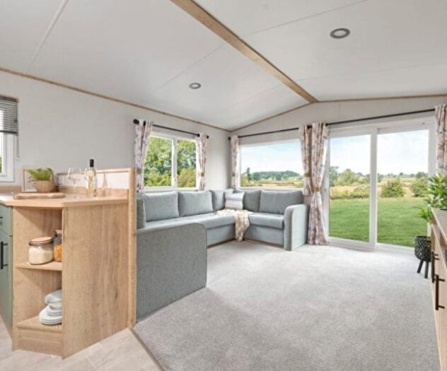 2 Bedroom Park Home For Sale In Sway Road, New Milton, BH25