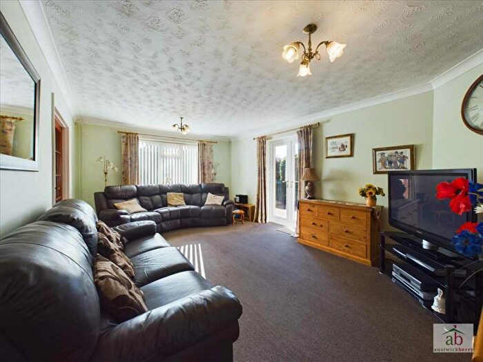 5 Bedroom Link Detached House For Sale In Heathfield, Martlesham Heath, IP5