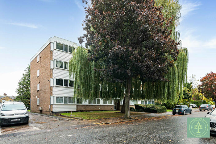 1 Bedroom Flat For Sale In Maidstone Road, Bounds Green, London, N11