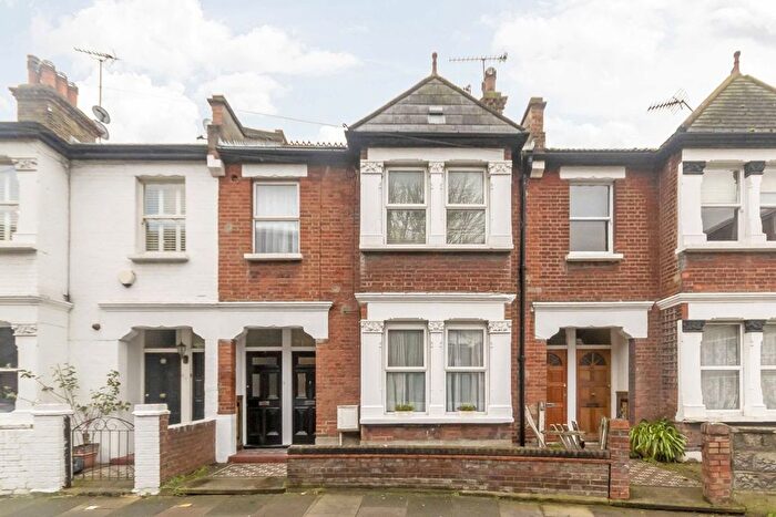 2 Bedroom Flat To Rent In Darlan Road, Fulham, SW6