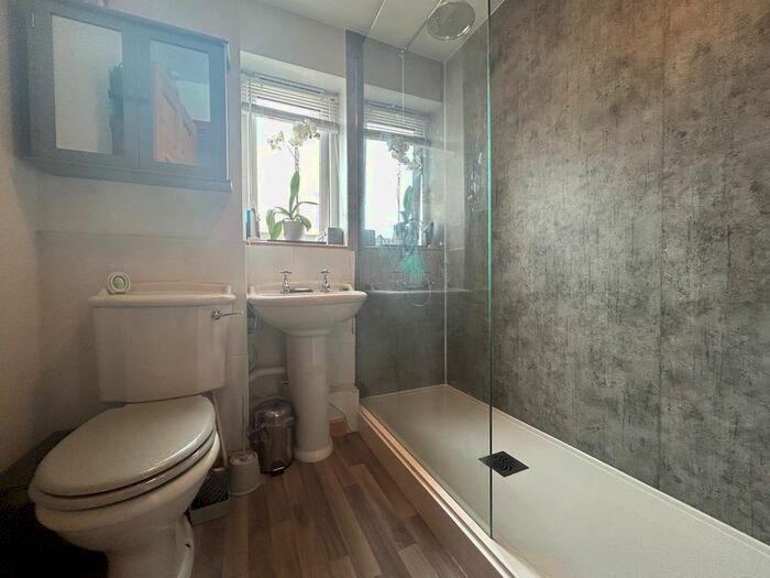 3 Bedroom Property To Rent In Cedar Close, Callington, PL17