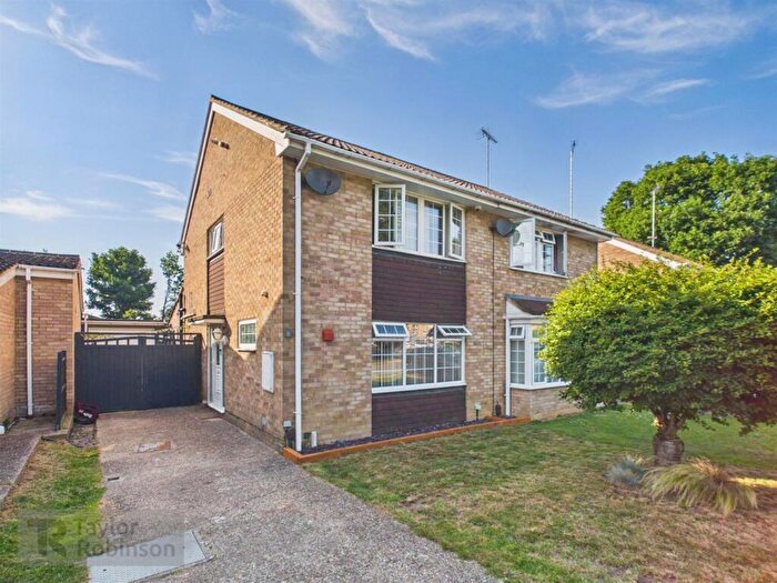 3 Bedroom Semi-Detached House For Sale In Broadfield, Crawley, RH11