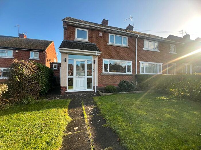 3 Bedroom House To Rent In Hawthorn Road, Redditch, B97