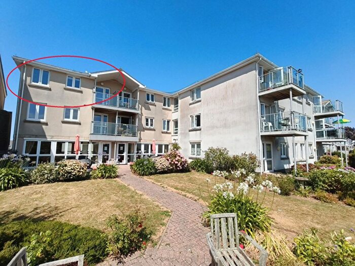1 Bedroom Flat For Sale In Marina Court, Overlooking Newquay Bay, TR7