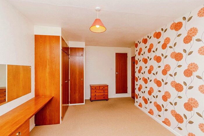 2 Bedroom Semi-Detached Bungalow For Sale In Maple Leaf Road, Wednesbury, WS10