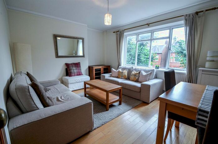 2 Bedroom Flat To Rent In Fairhurst, Compayne Gardens, London, NW6