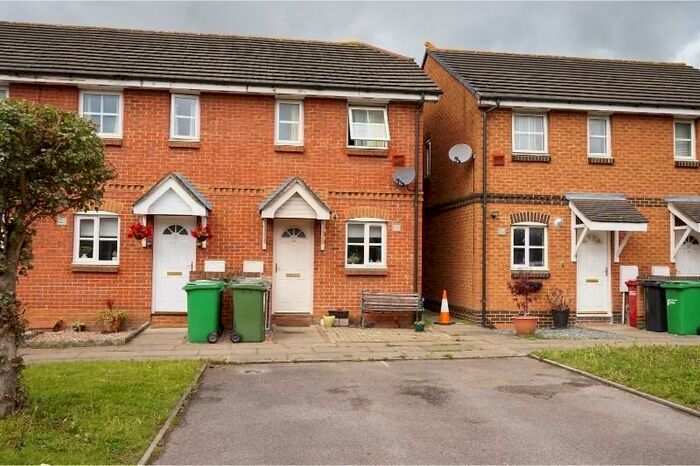 2 Bedroom Terraced House To Rent In Slough, Berkshire, SL1