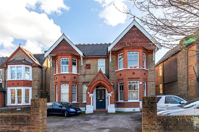 2 Bedroom Flat For Sale In Leopold Road, Ealing Common, London, W5