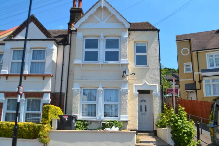 2 Bedroom Flat To Rent In Buller Road, Thornton Heath, CR7
